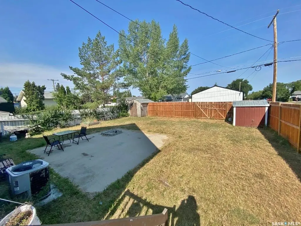 300 6th Avenue W Kindersley SK S0L 1S0