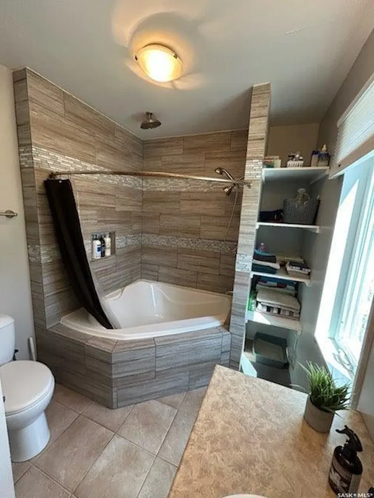 300 6th Avenue W Kindersley SK S0L 1S0