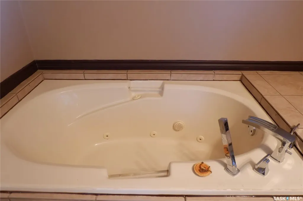 600 Railway Avenue W Assiniboia SK S0H 0B0