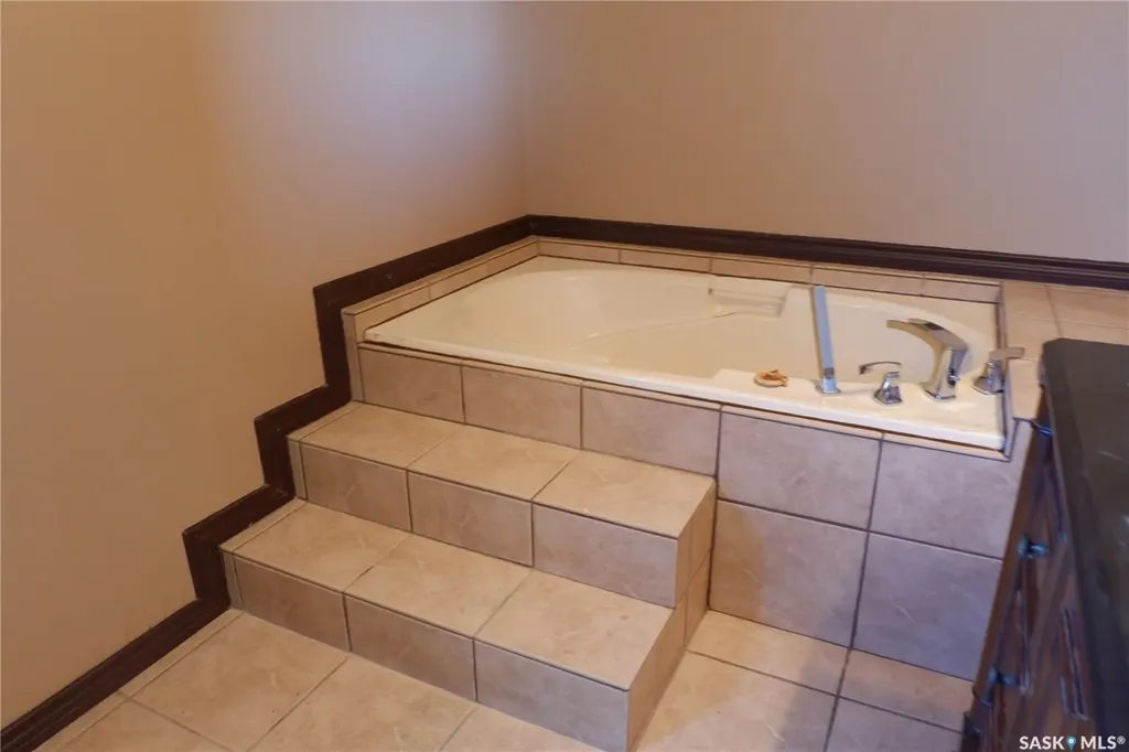 600 Railway Avenue W Assiniboia SK S0H 0B0