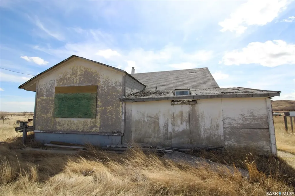 0 Railway Street E Eastend SK S0N 0T0