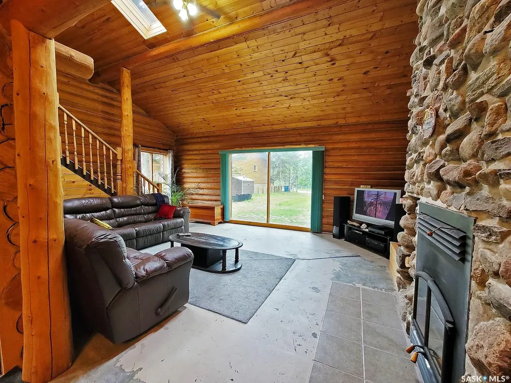 715 Chitek Drive Chitek Lake SK S0J 0L0