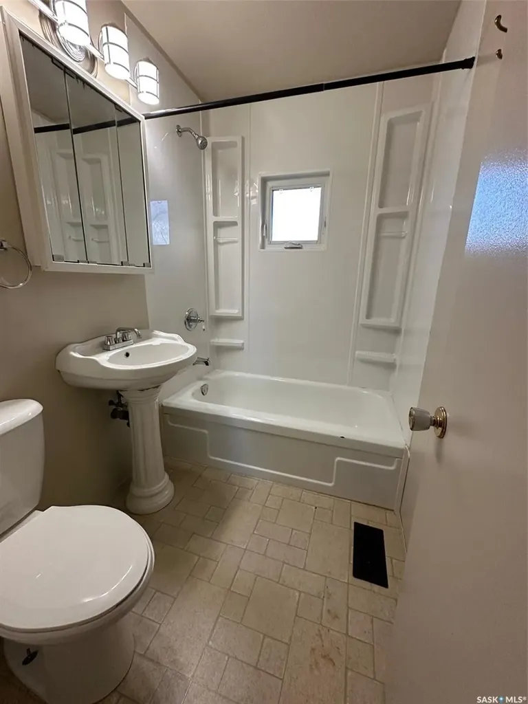 914 George Street Estevan SK S4A 1M6