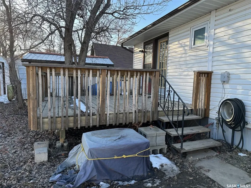 914 George Street Estevan SK S4A 1M6