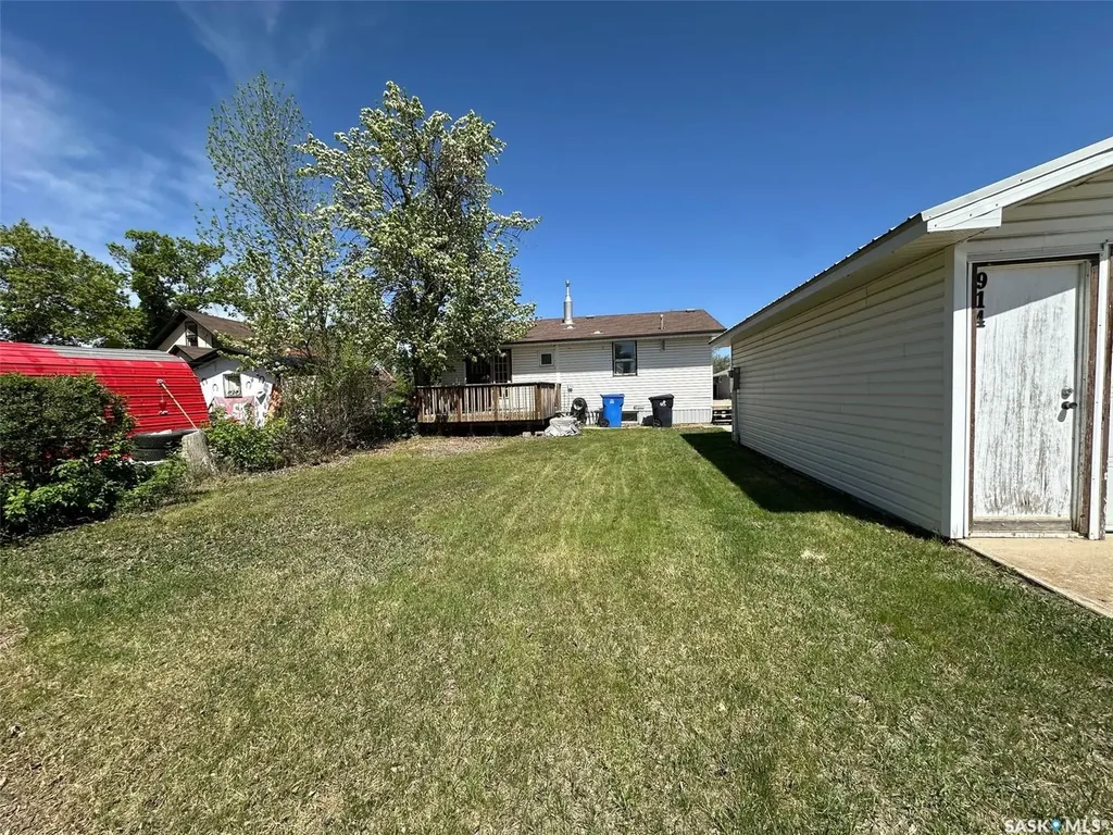 914 George Street Estevan SK S4A 1M6