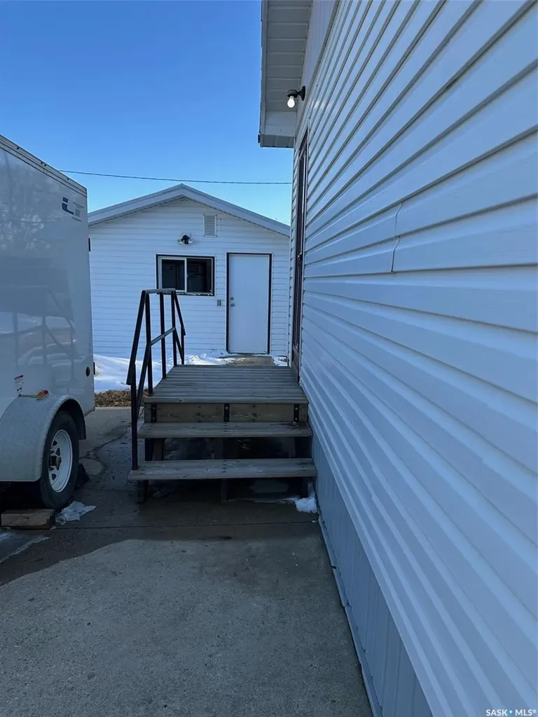 914 George Street Estevan SK S4A 1M6