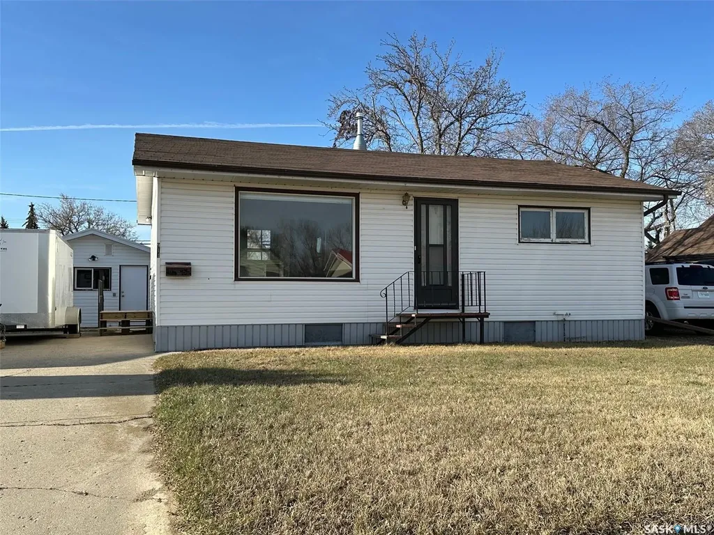 914 George Street Estevan SK S4A 1M6