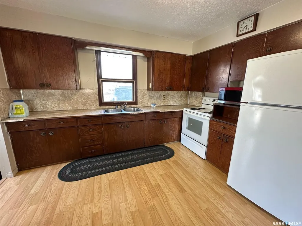 914 George Street Estevan SK S4A 1M6