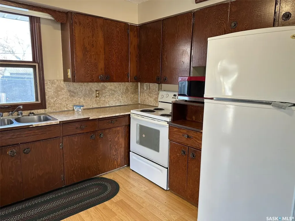 914 George Street Estevan SK S4A 1M6