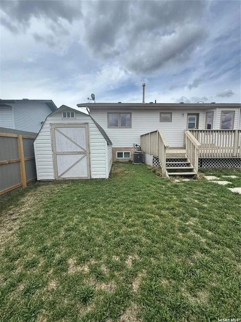 514 Macmillian Street Hudson Bay SK S0E 0Y0