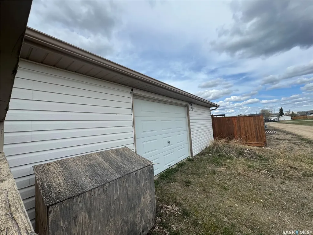 514 Macmillian Street Hudson Bay SK S0E 0Y0