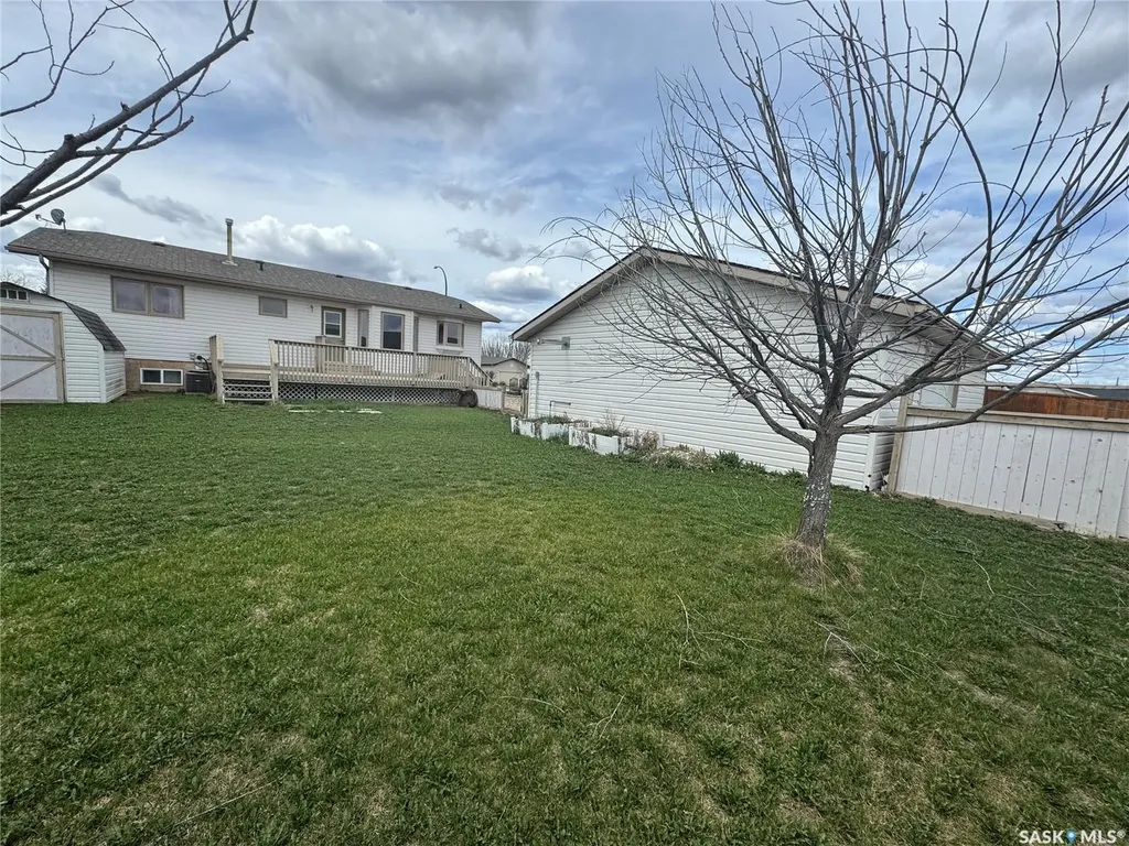 514 Macmillian Street Hudson Bay SK S0E 0Y0