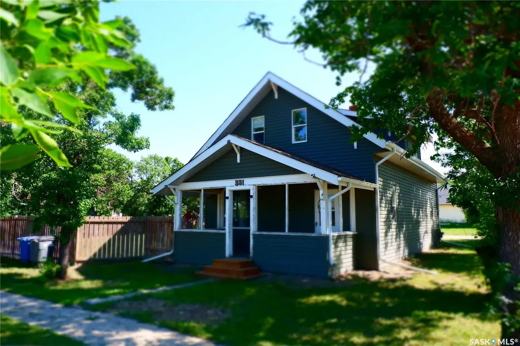 331 3rd Avenue W Assiniboia SK S0H 0B0