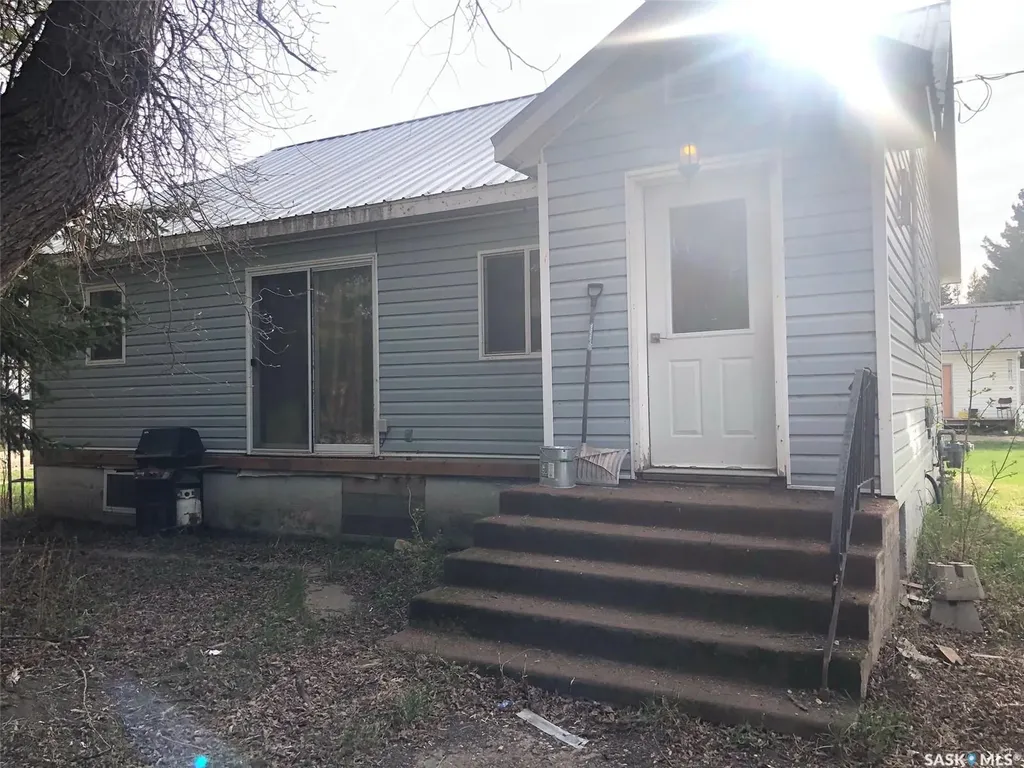 19 1st Avenue N Hyas SK S0A 1K0