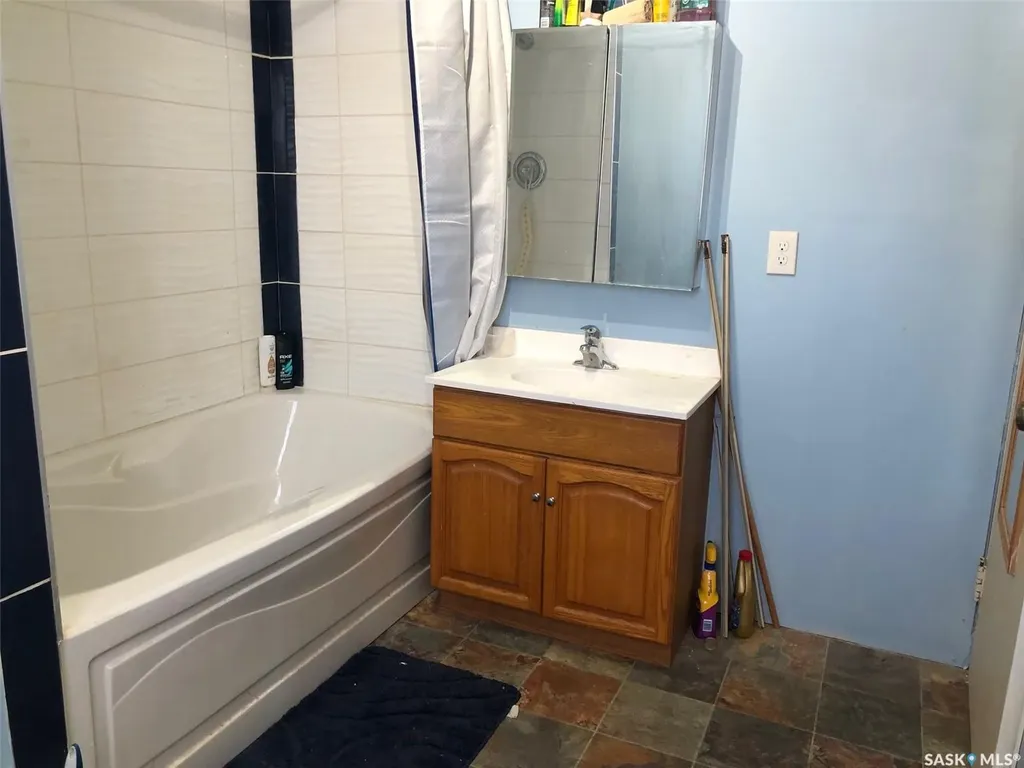 19 1st Avenue N Hyas SK S0A 1K0