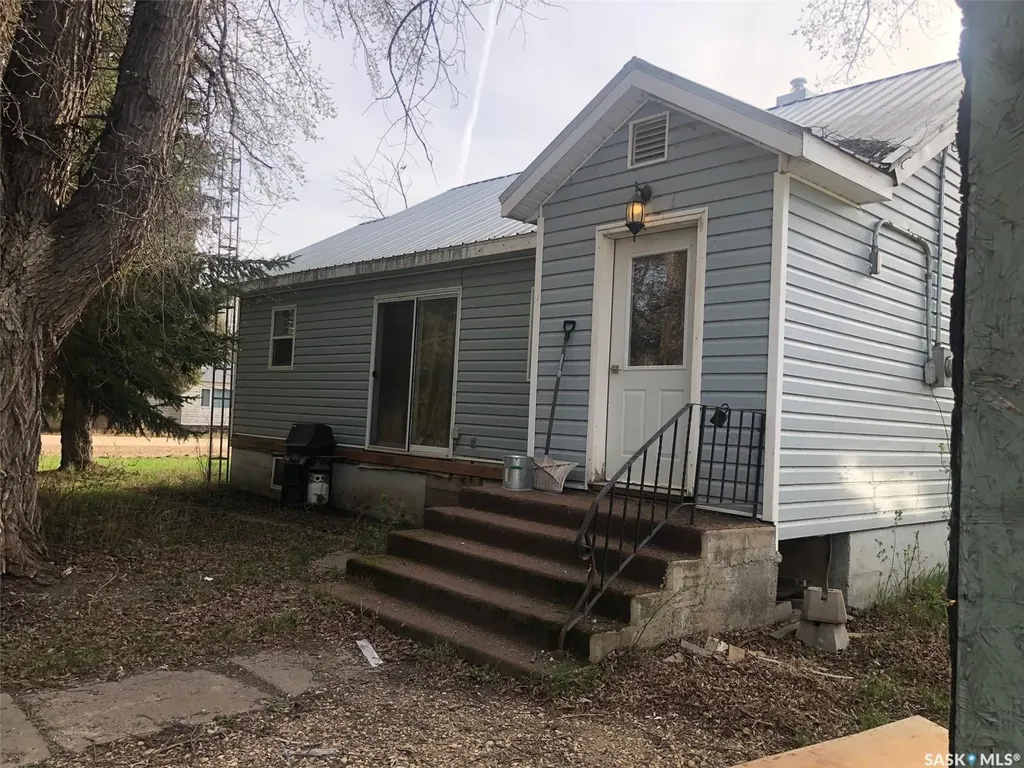 19 1st Avenue N Hyas SK S0A 1K0