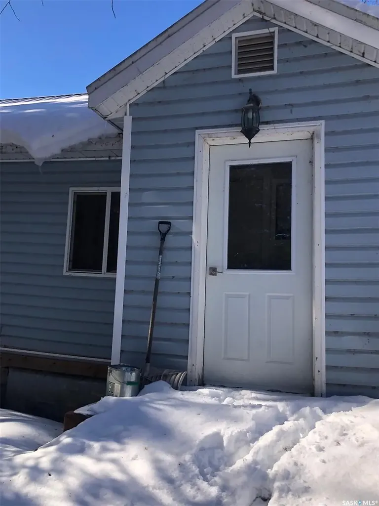 19 1st Avenue N Hyas SK S0A 1K0