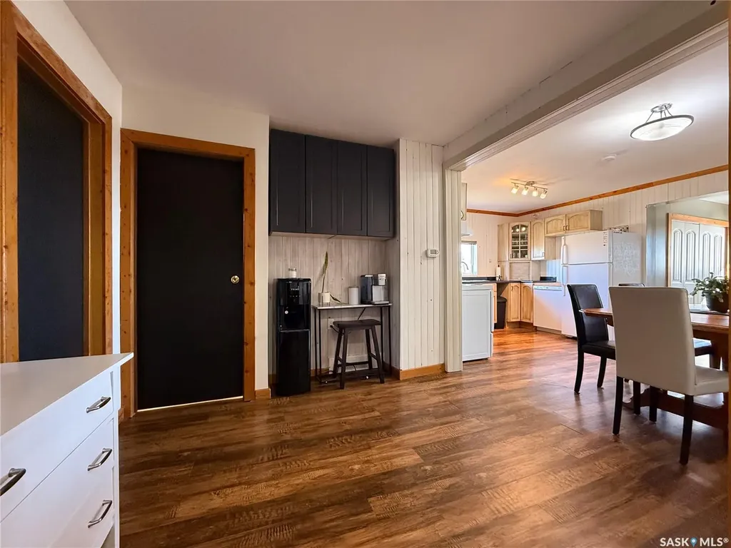 103 1st Street E Frontier SK S0N 0W0