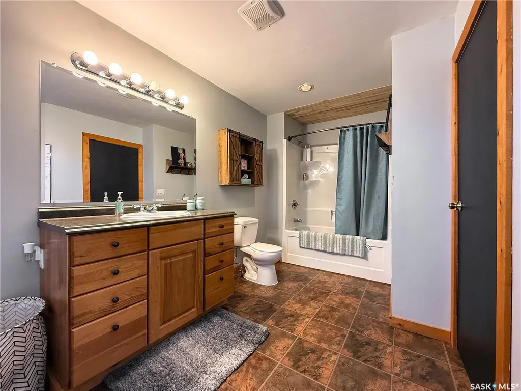 103 1st Street E Frontier SK S0N 0W0