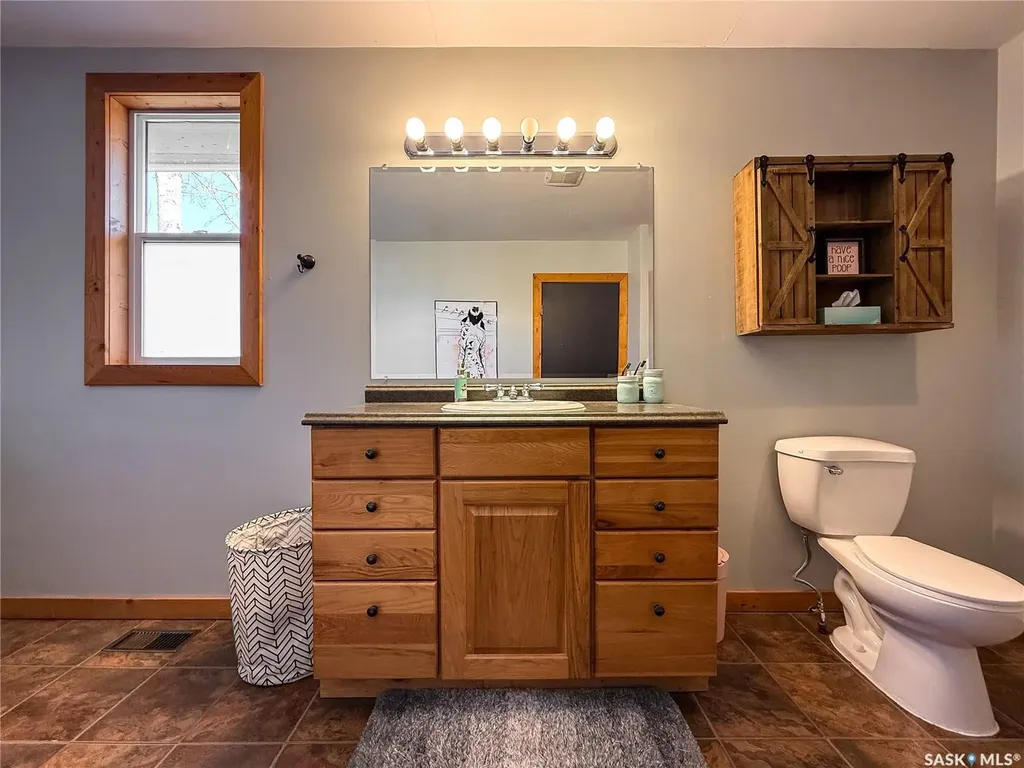 103 1st Street E Frontier SK S0N 0W0