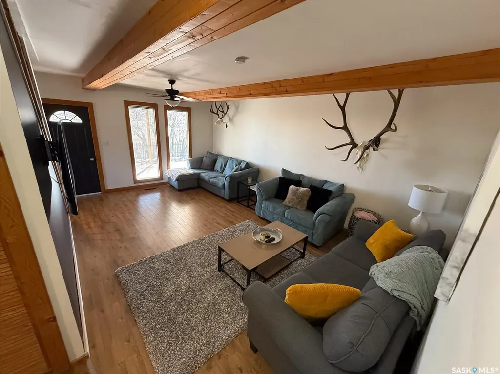 103 1st Street E Frontier SK S0N 0W0