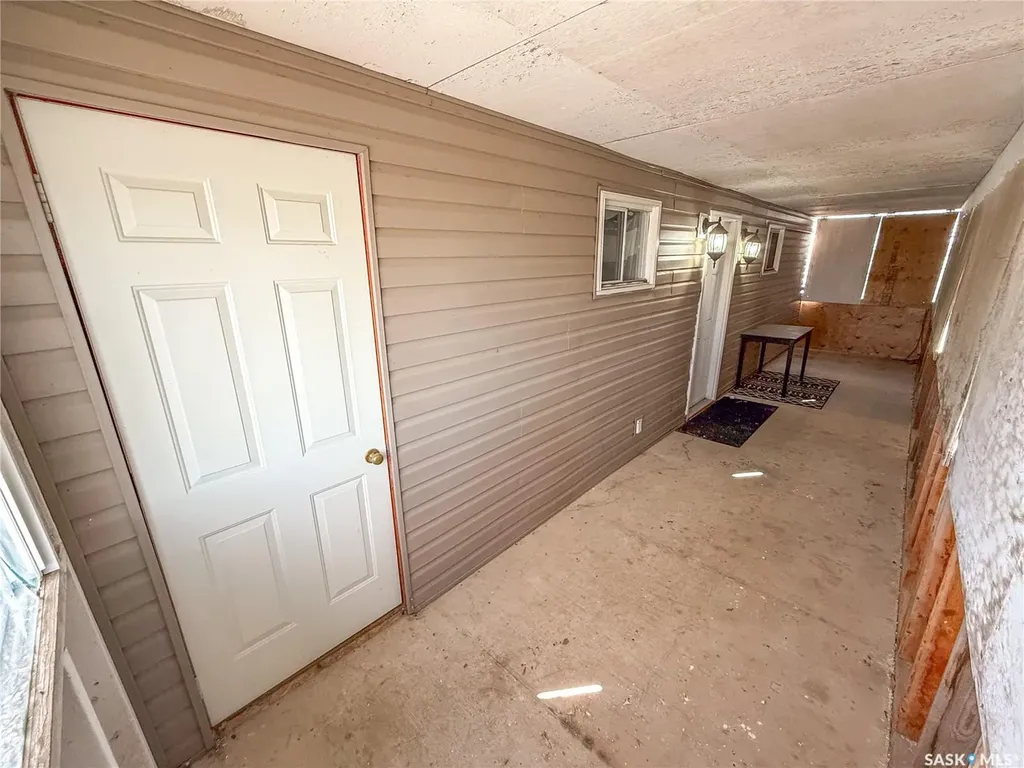 103 1st Street E Frontier SK S0N 0W0