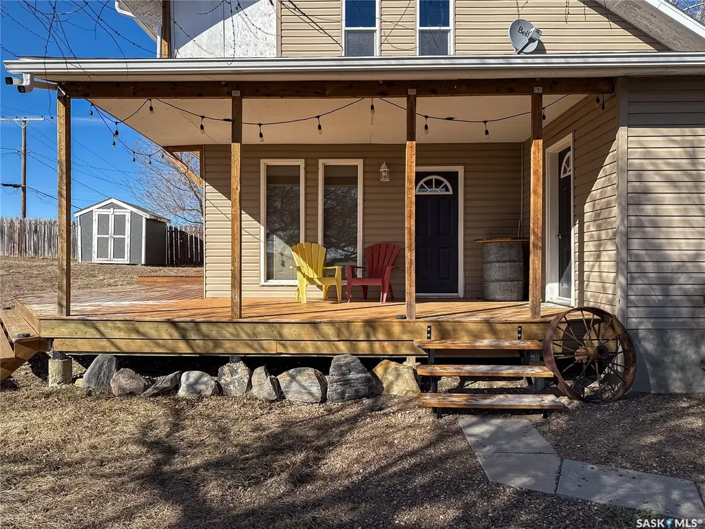 103 1st Street E Frontier SK S0N 0W0