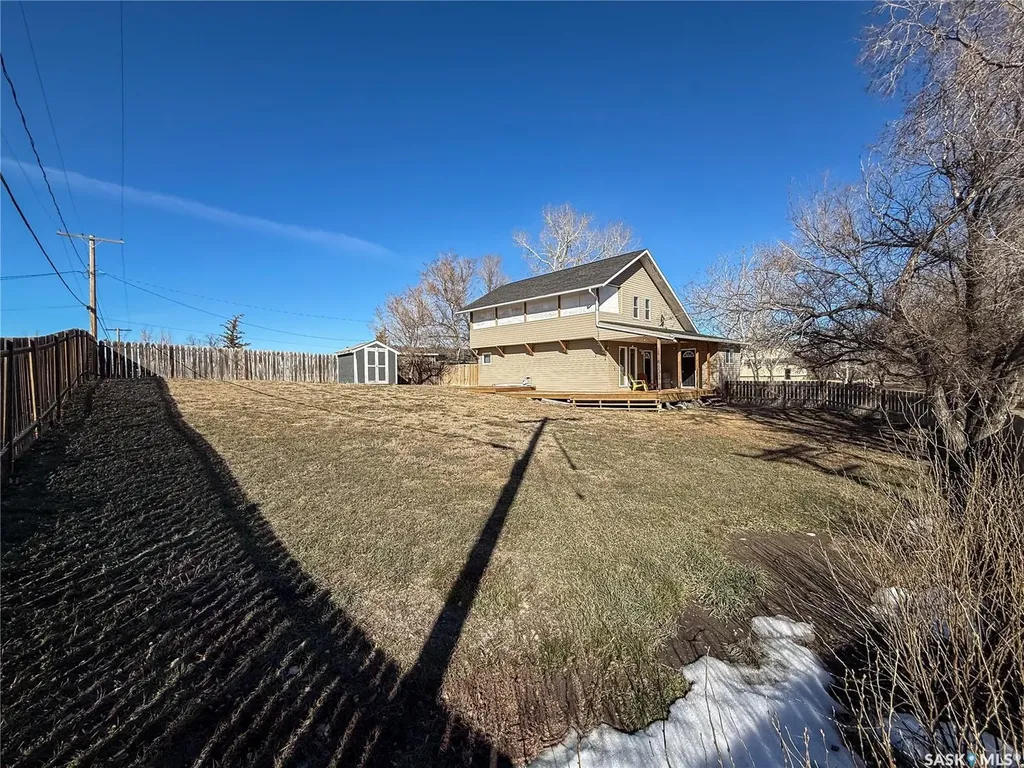 103 1st Street E Frontier SK S0N 0W0