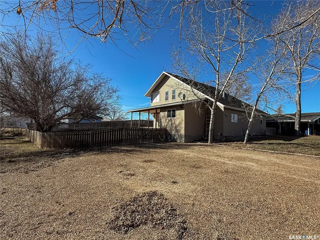 103 1st Street E Frontier SK S0N 0W0