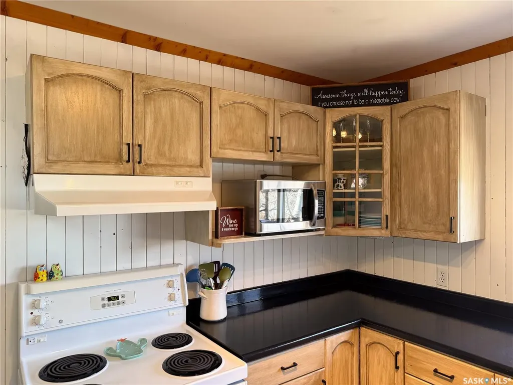 103 1st Street E Frontier SK S0N 0W0