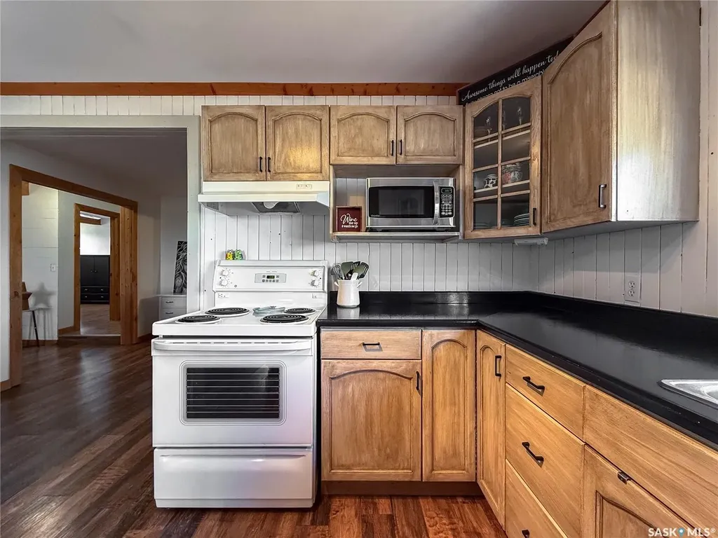 103 1st Street E Frontier SK S0N 0W0