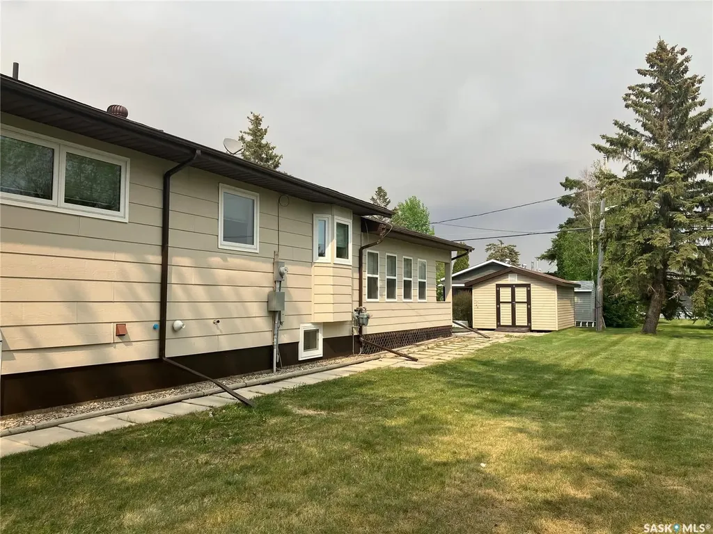 402 4th Street W Carrot River SK S0E 0L0