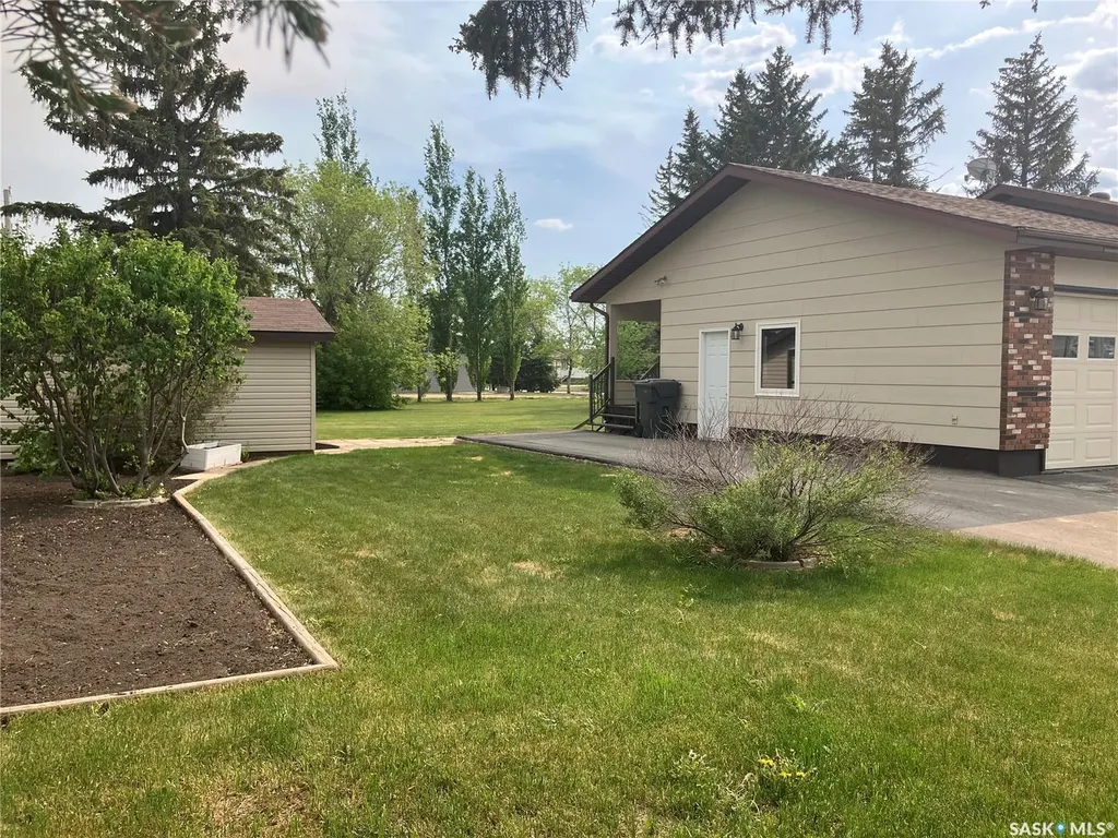 402 4th Street W Carrot River SK S0E 0L0