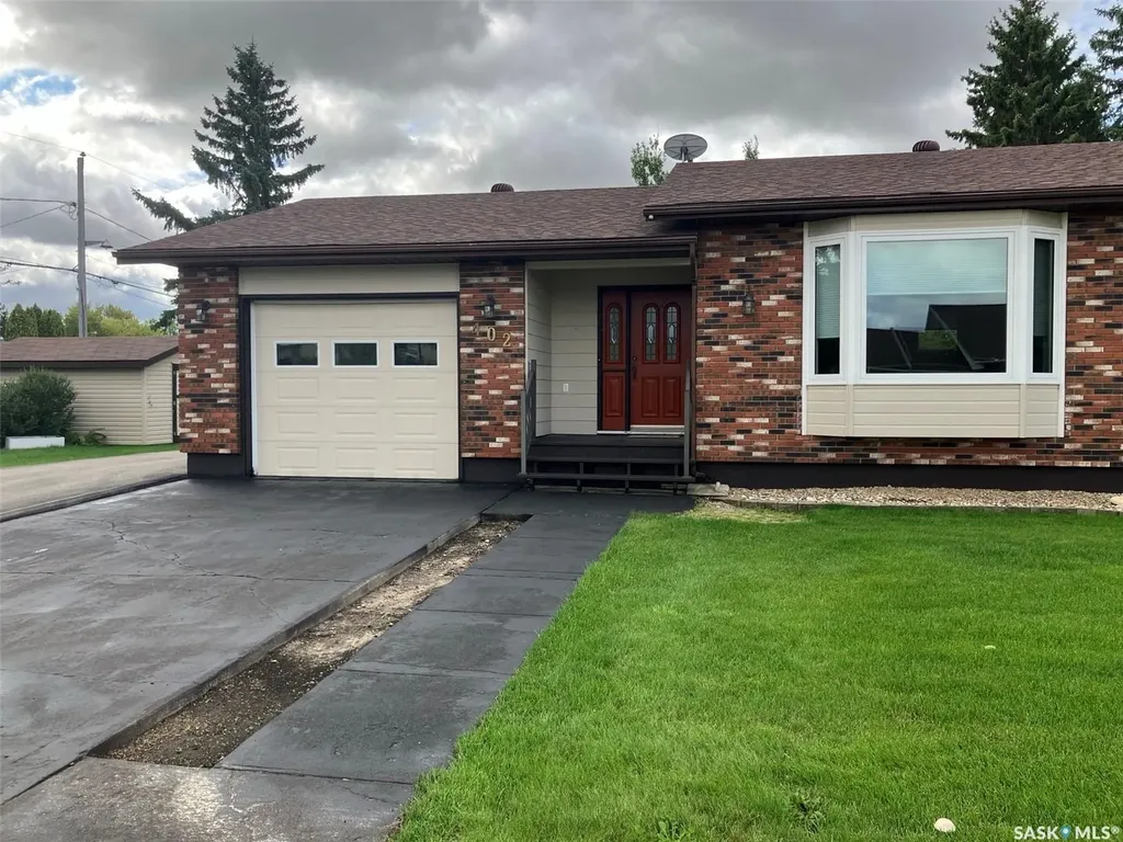 402 4th Street W Carrot River SK S0E 0L0