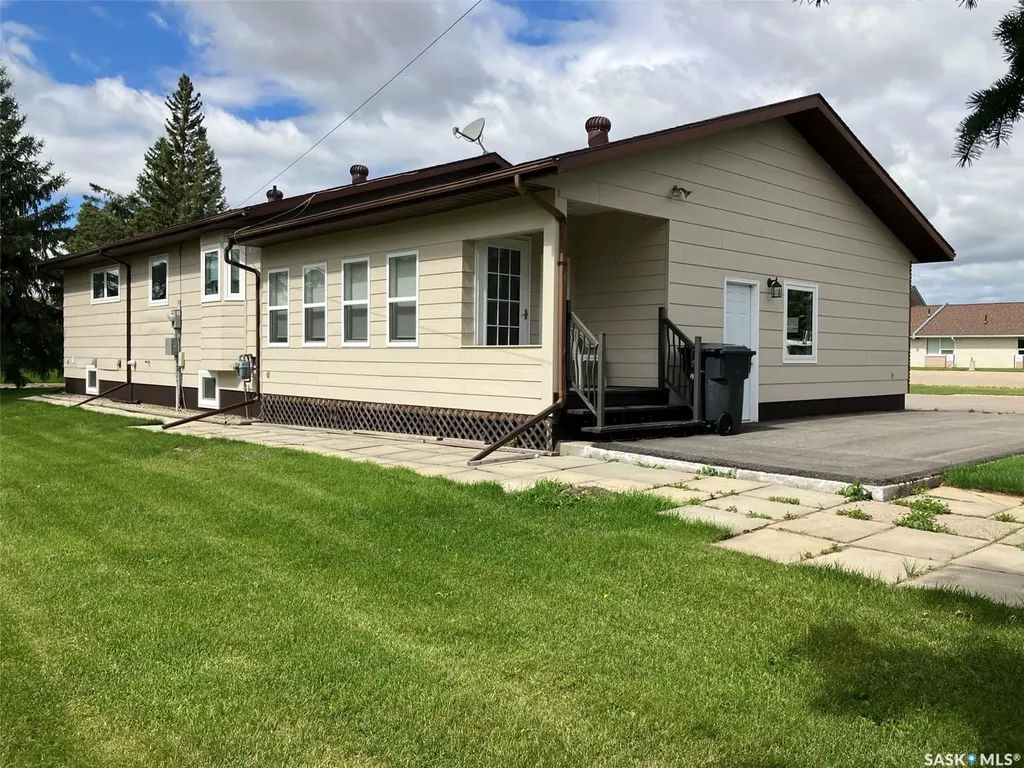 402 4th Street W Carrot River SK S0E 0L0