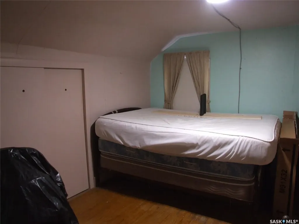 202 1st Street W Leader SK S0N 1H0