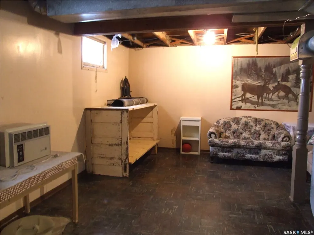 202 1st Street W Leader SK S0N 1H0