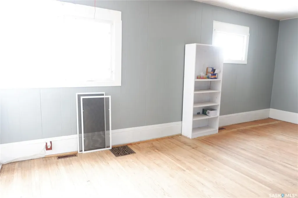 405 4th Avenue E Assiniboia SK S0H 0B0