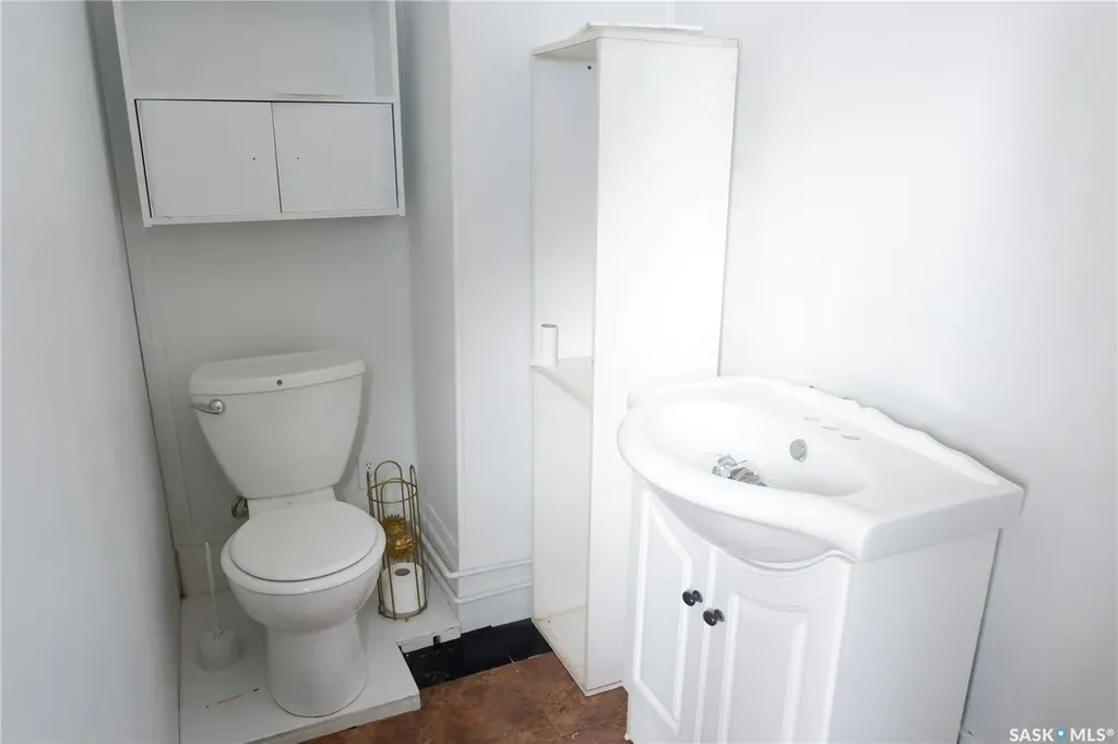 405 4th Avenue E Assiniboia SK S0H 0B0