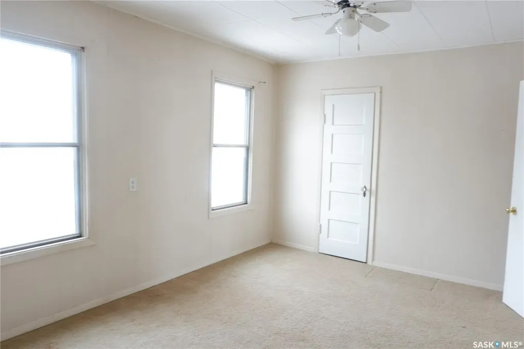 405 4th Avenue E Assiniboia SK S0H 0B0