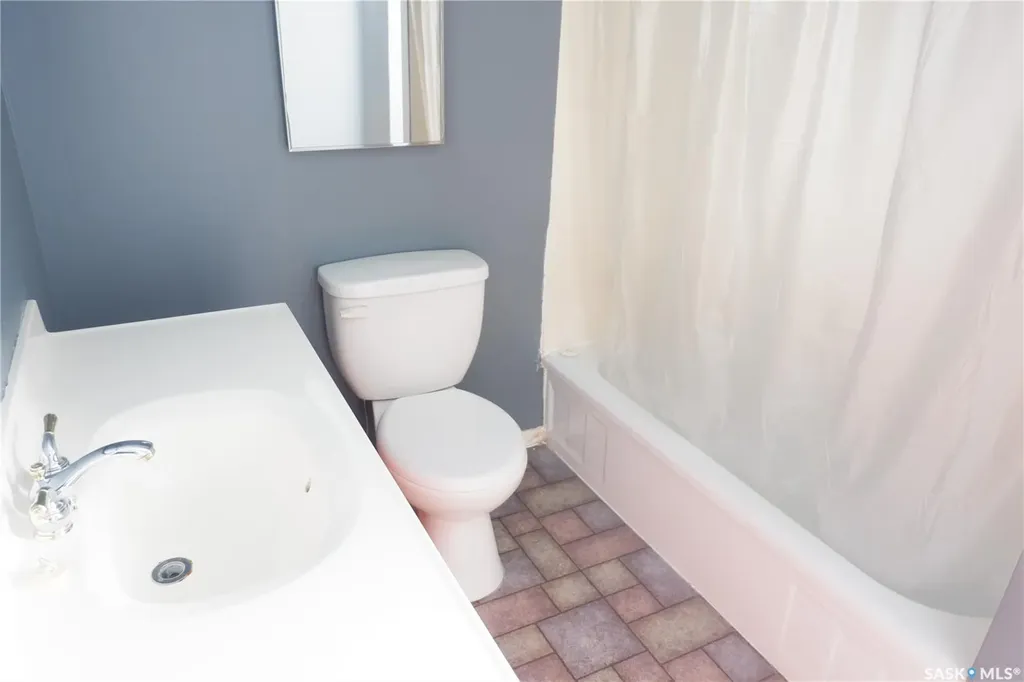 405 4th Avenue E Assiniboia SK S0H 0B0