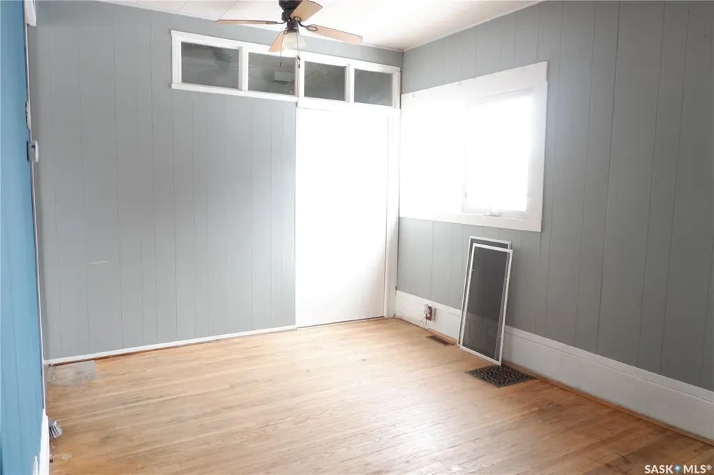 405 4th Avenue E Assiniboia SK S0H 0B0