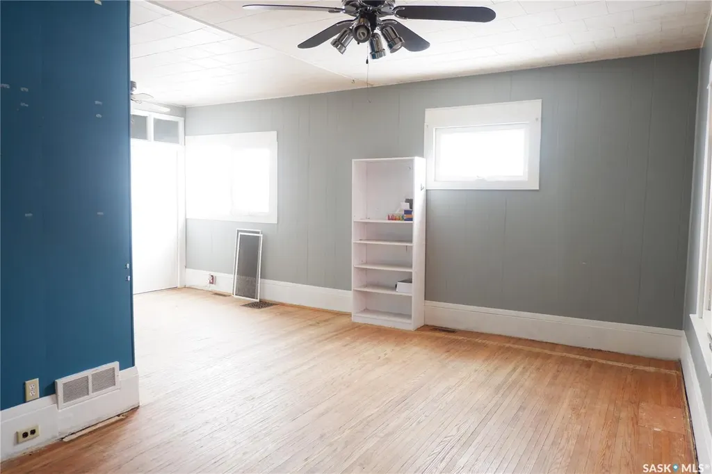 405 4th Avenue E Assiniboia SK S0H 0B0