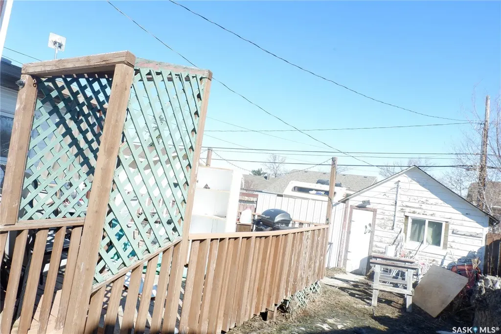 405 4th Avenue E Assiniboia SK S0H 0B0