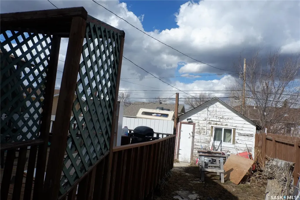 405 4th Avenue E Assiniboia SK S0H 0B0