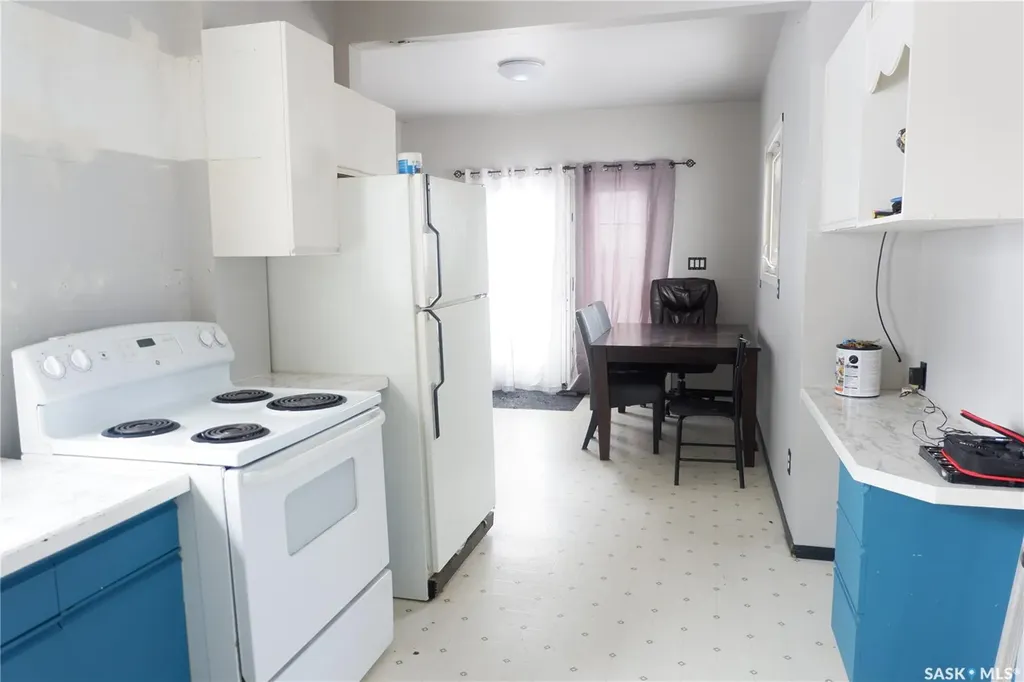 405 4th Avenue E Assiniboia SK S0H 0B0