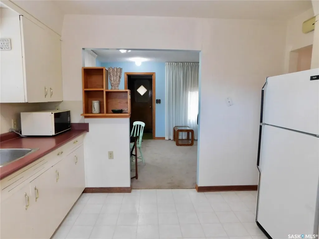 517 3rd Avenue E Assiniboia SK S0H 0B0