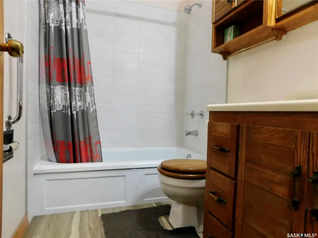 517 3rd Avenue E Assiniboia SK S0H 0B0