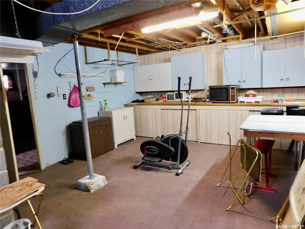 517 3rd Avenue E Assiniboia SK S0H 0B0