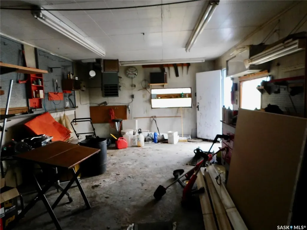 517 3rd Avenue E Assiniboia SK S0H 0B0